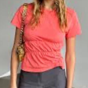 Scarlet & Sam Coral Ruched Tee size small new with tags